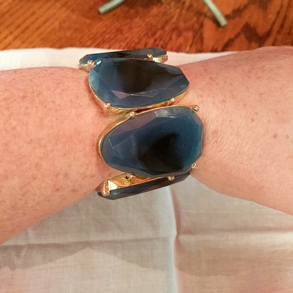 Goldtone Blue Stretch Bracelet, NWOT - Picture 4 of 7